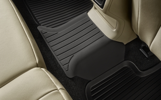 All-weather mat over the tunnel Karoq