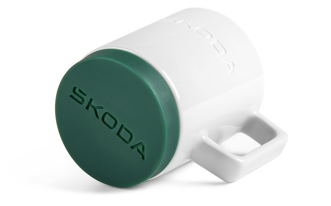 Mug with silicone pad