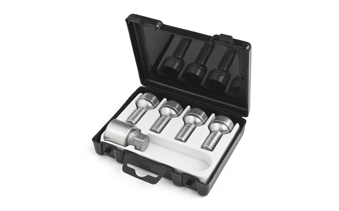 Safety bolt set