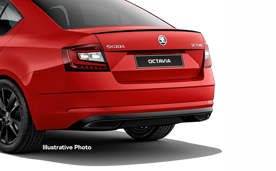 Rear bumper spoiler Octavia III