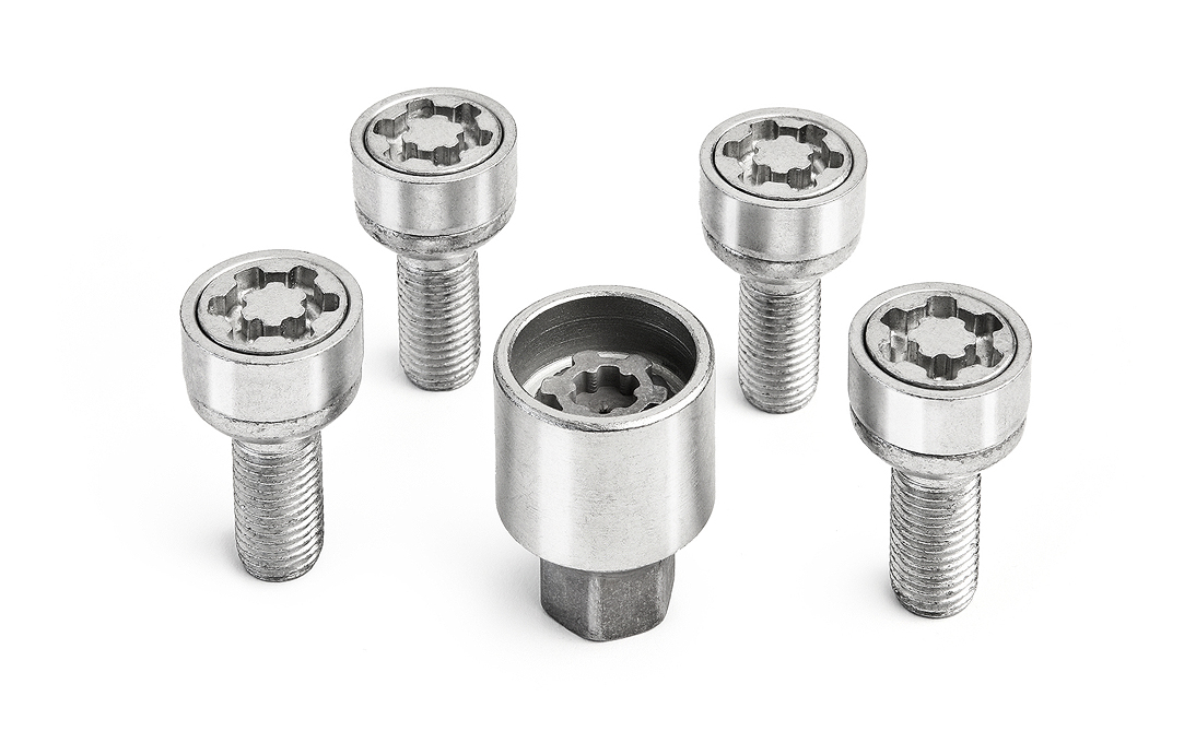Safety bolt set
